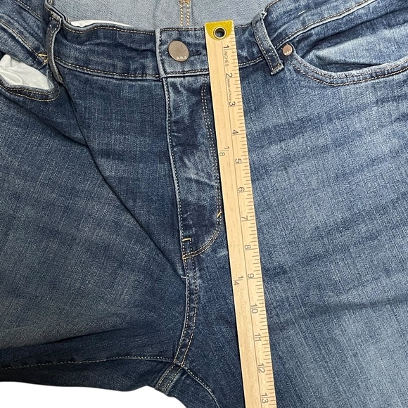 Women's A.N.A. High Rise Skinny Plus Jeans Raw Hem Size 18W - Picture 7 of 9